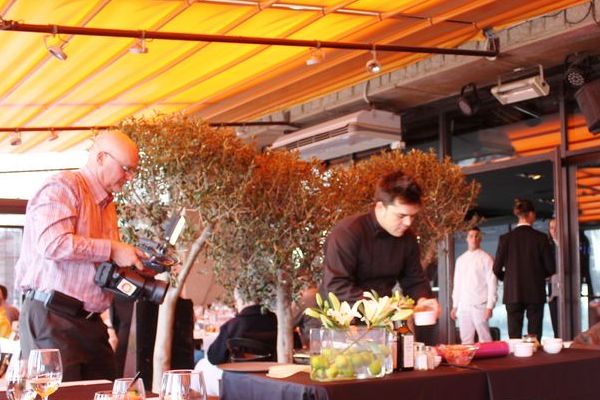 Showcooking chef Billy Baroja en el restaurante Opium Barcelona