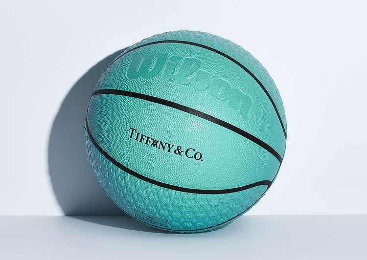 Tiffany & Co. y Daniel Arsham crean un exclusivo balón de baloncesto