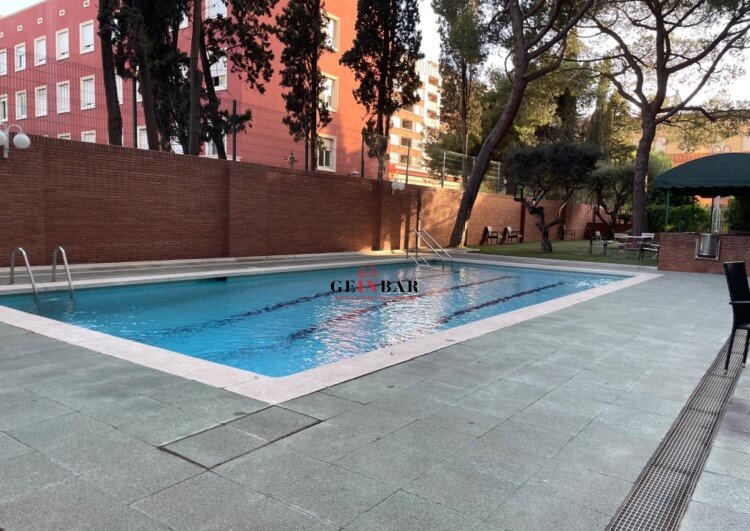 Piso con piscina en Pedralbes en venta