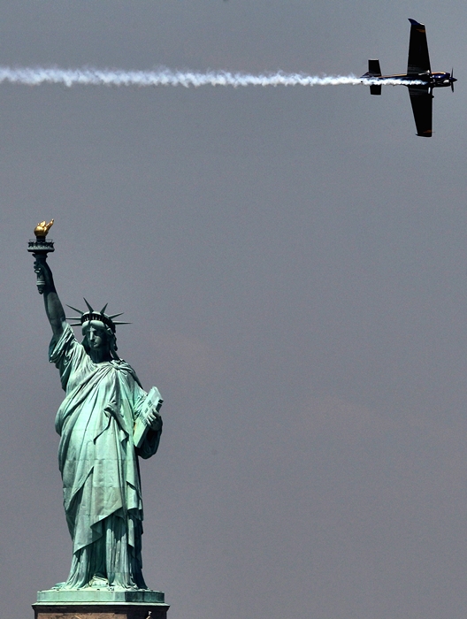 Red Bull Air Race New York 2010