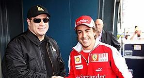 Fernando Alonso y John Travolta