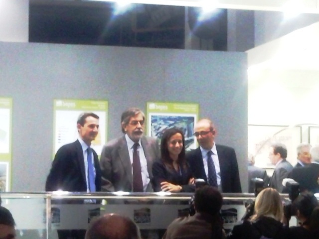 Beatriz corredor en el Stand del Ministerio de Vivienda