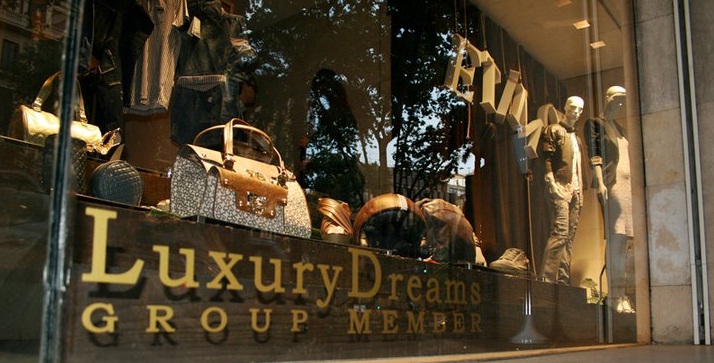 luxury dreams group member etimoe