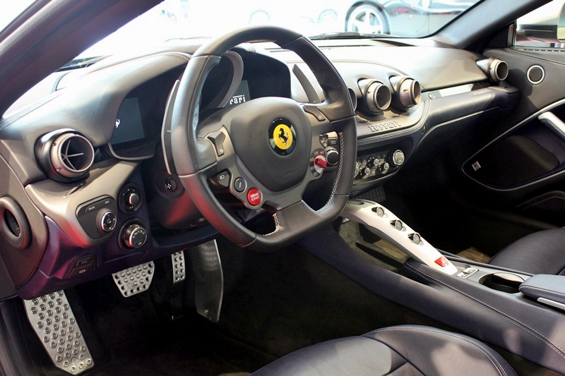 Ferrari F12 Berlinetta - Fotos: Luxurynews