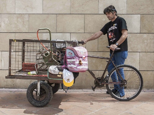 “Vidas recicladas” de Manuel Zamora