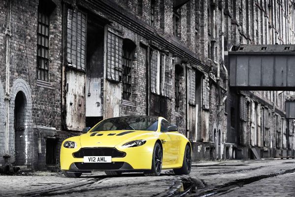 Aston Martin Vantage V12 S