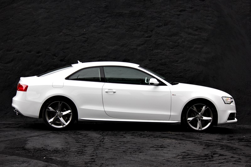 Lateral Audi A5 3.0 TDI Multitronic S-Line - fotografia: www.luxury360.es