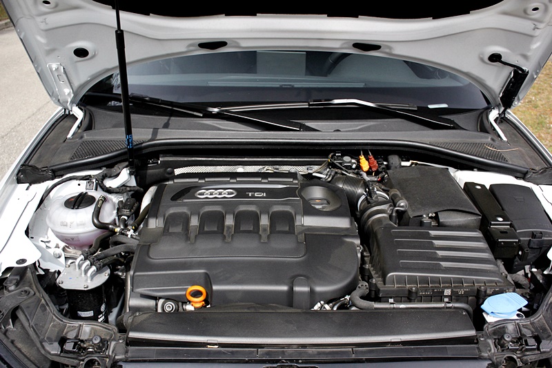 motor Audi A3 Sedan 2.0 TDI - Fotografia: www.luxury360.es