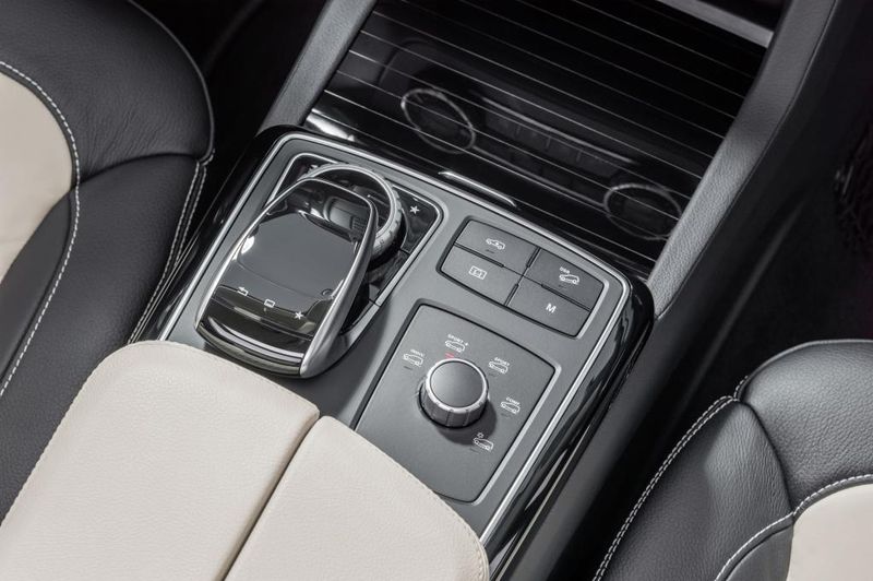 Mercedes-Benz GLE 450 AMG - interior