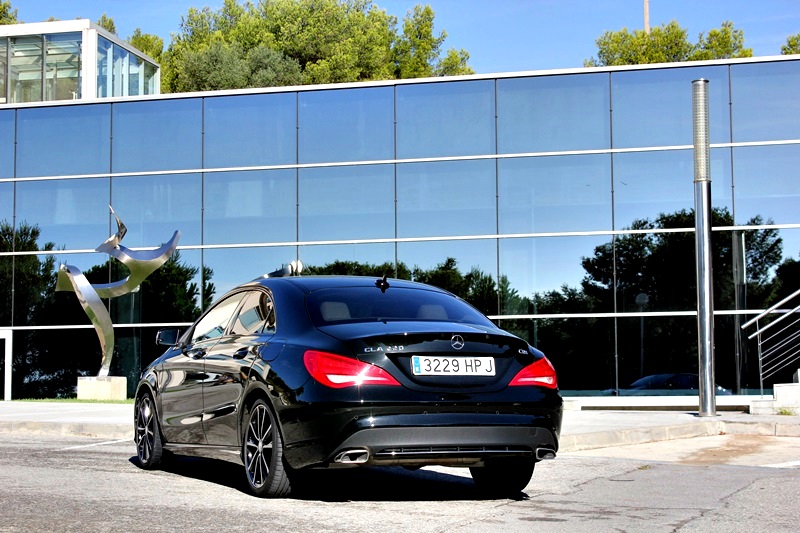 mercedes benz cla 220 cdi - fotografia: www.luxury360.es