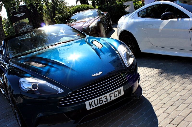 Aston Martin Vantage V12 S - Fotografía: www.luxury360.es