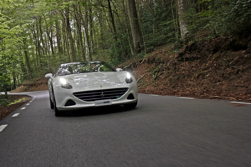 Frontal Ferrari California T - Fotografia: www.luxury360.es