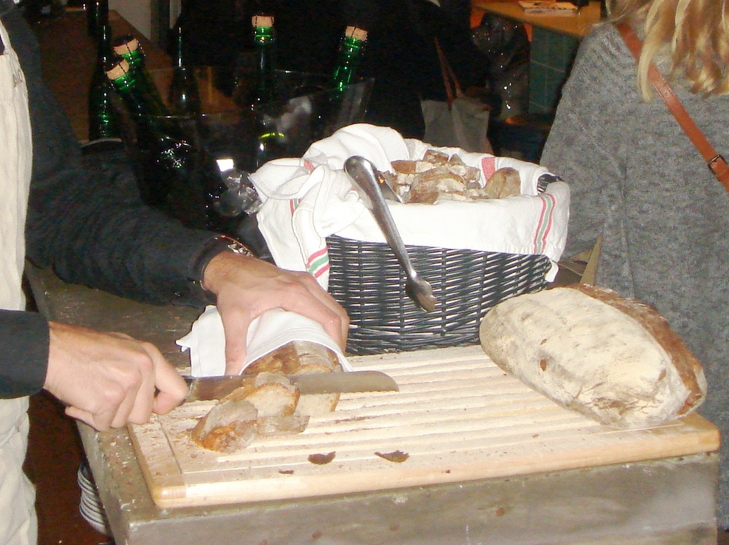 cerveza alhambra reserva 1925 y pan especial