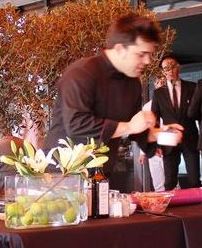 Showcooking chef Billy Baroja en el restaurante Opium Barcelona