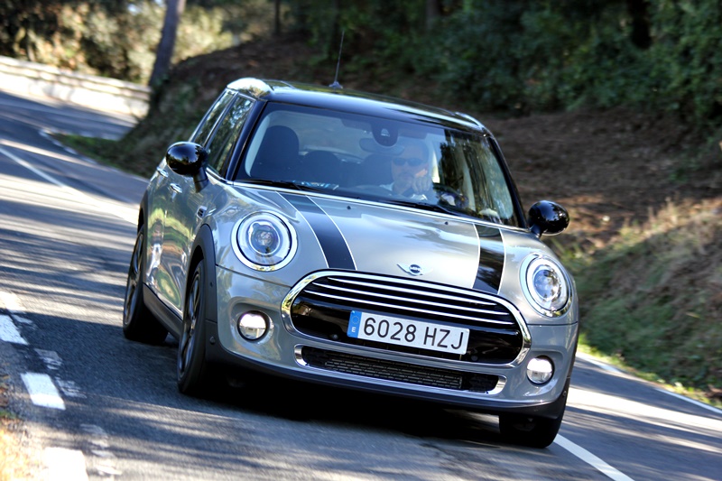 Mini Cooper 5 puertas - fotografia:www.luxury360.es