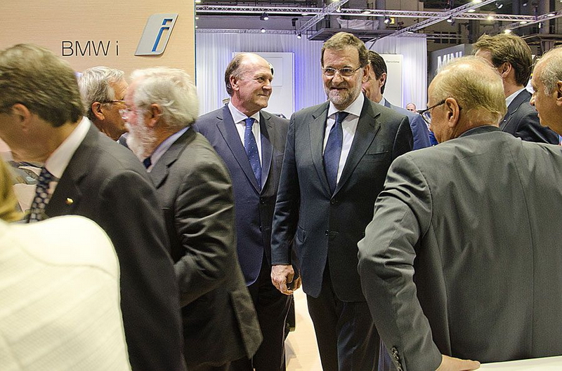 Mariano Rajoy (Presidente del Gobierno Español), Jose Manuel Soria (Ministro de Industria, Energía y Turismo), Jorge Fernández Díaz (Ministro del Interior),  Miguel Arias Cañete (Comisario europeo de Cambio climático y Energía) y Enrique Lacalle (Presidente Salón Automóvil). 