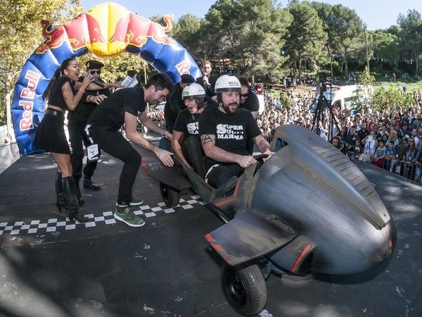 super submarina en los autos locos de barcelona