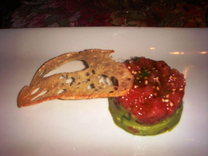 Tartar de atún con guacamole