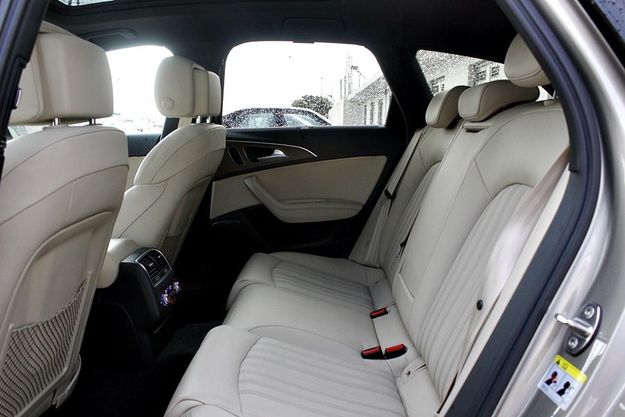 Audi A6 Allroad - asientos traseros - foto:www.luxury360.es