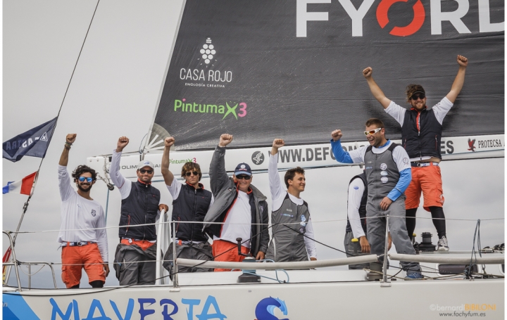La tripulación del Fyord Maverta celebra la victoria - Foto: Gaastra Palmavela