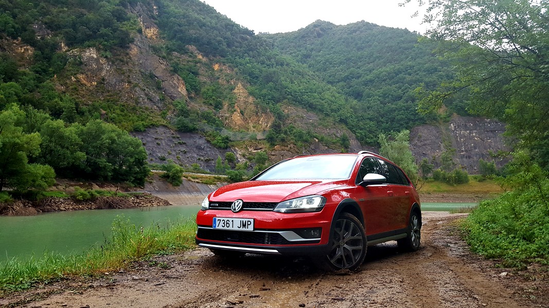 Volkswagen Golf Alltrack 2.0 TDI 184 CV - Foto: www.luxurynewsmagazine.com