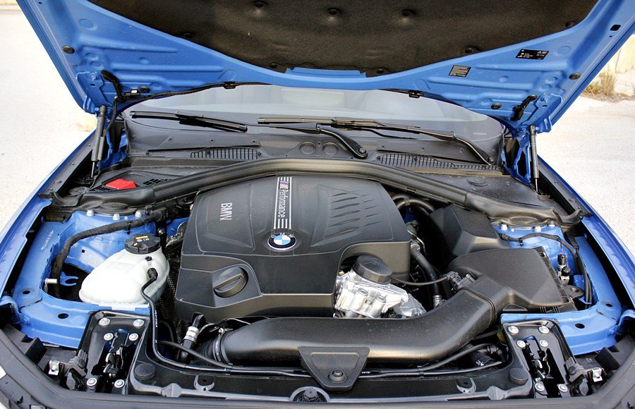 BMW M135i - foto: luxurynewsmagazine.com