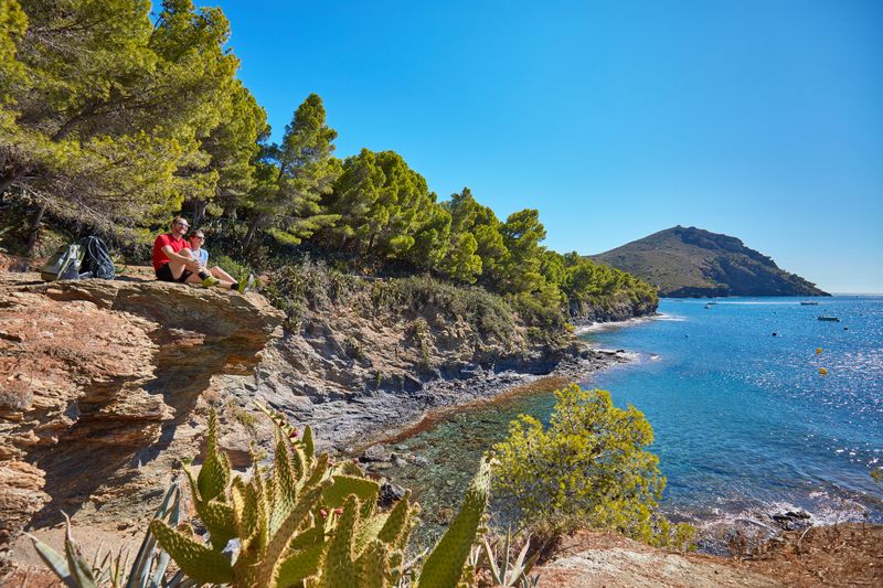 PLAYAS Y CALAS PARA UN VERANO INOLVIDABLE EN ROSES - COSTA BRAVA