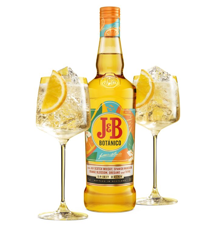 Whisky J&B Botánico con esencia de mandarinas españolas