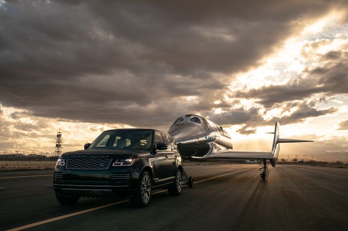 Range Rover Astronaut Edition & VSS Imagine Virgin Galactic