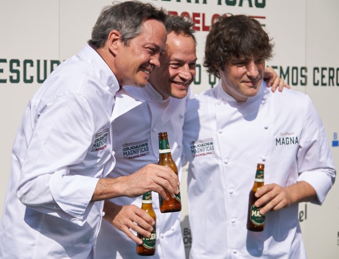 Los chefs Sergio y Javier Torres, y Jordi Cruz.