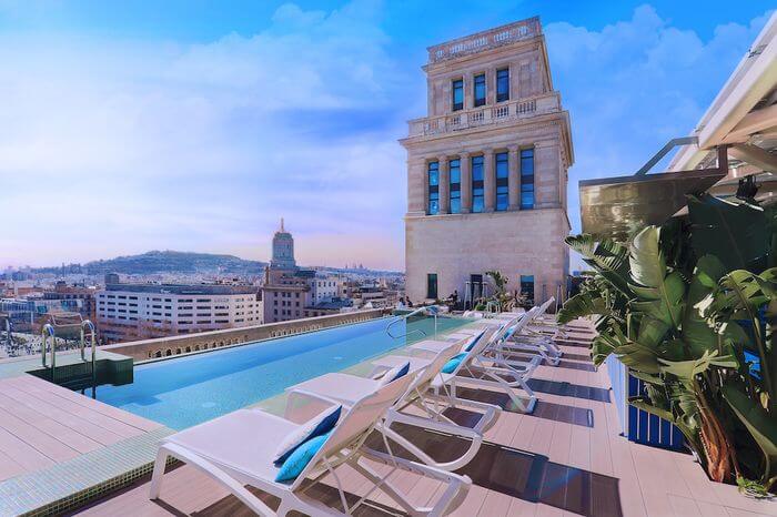 SKYBAR IBEROSTAR: UNA INFINTY POOL CON BARCELONA A TUS PIES