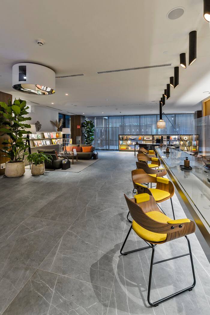 Neolith llena de creatividad los espacios del Hotel ME Barcelona