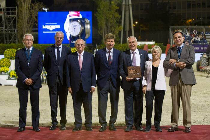 Ingmar De Vos recibe el Trofeo Memorial Joaquín Calvo
