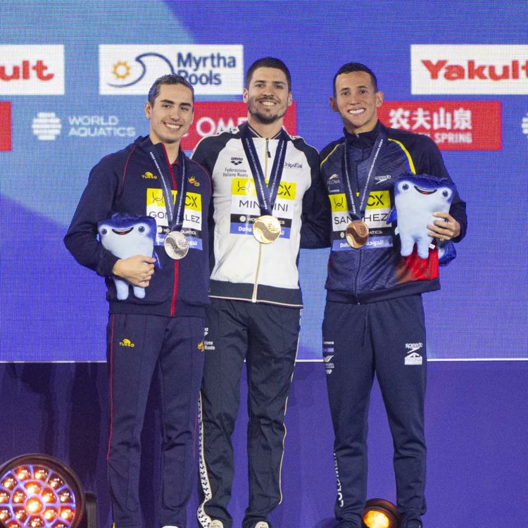 Dennis González, plata mundial en solo libre