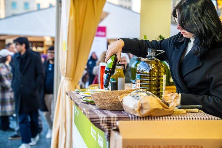 Mercado del aceite nuevo en Barcelona