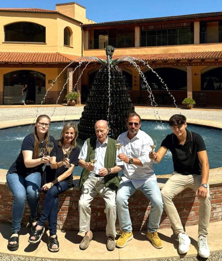 FAMILIA TORELLO MATA FAMILIA TORELLO MATA