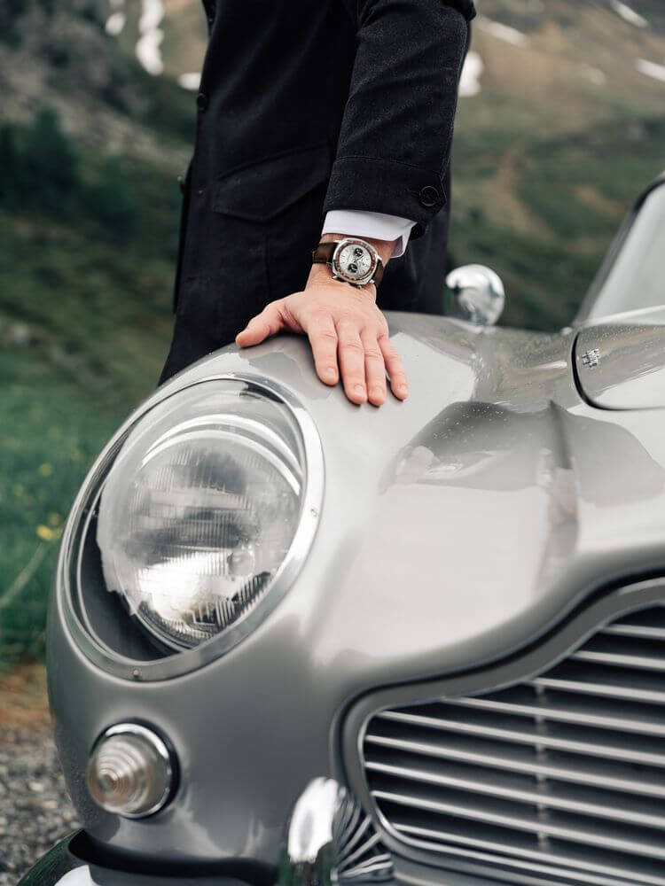 Breitling Top Time B01 Chronograph 41 Tribute to Aston Martin DB5