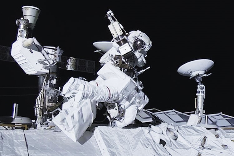 Space Explorers, The ISS Experience