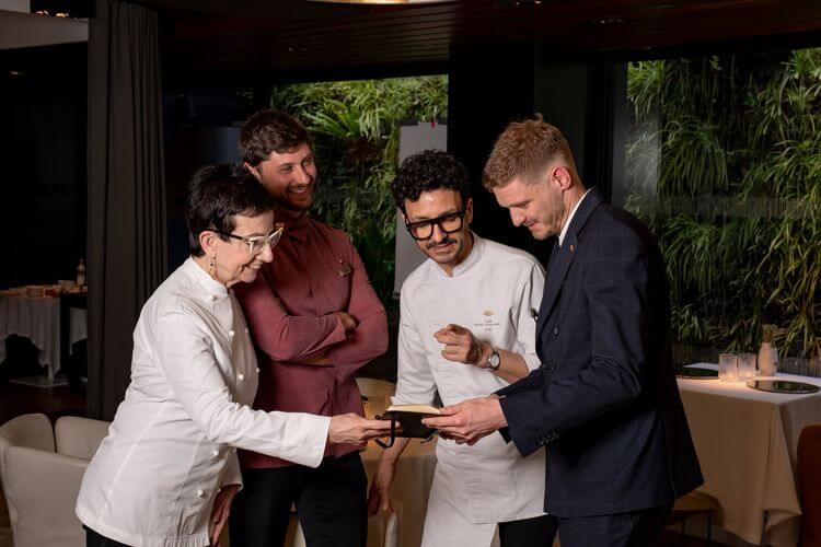 Equipo restaurante Moments Equipo restaurante Moments