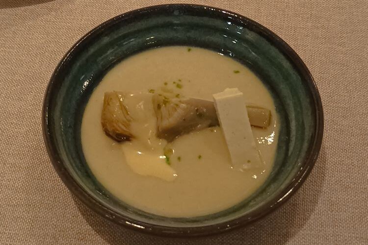 Alcachofa en texturas con anchoa