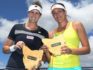 Mª Teresa Torró y Garbiñe Muguruza