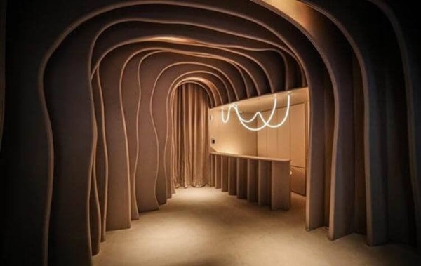 Orac Experience Center Barcelona, Una inmersión en el arte de transformar espacios