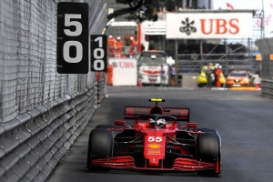 Carlos Sainz lleva a Ferrari a la 2ª plaza del GP de Mónaco