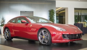 Cars Gallery presenta el nuevo Ferrari GTC4LUSSO