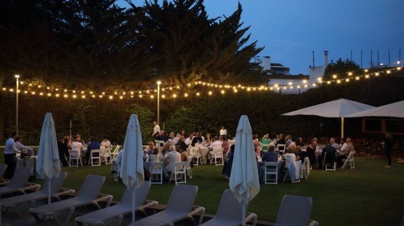 los jardines del restaurante El Càntir, en el Hotel Alga de Calella de Palafrugell (Girona)