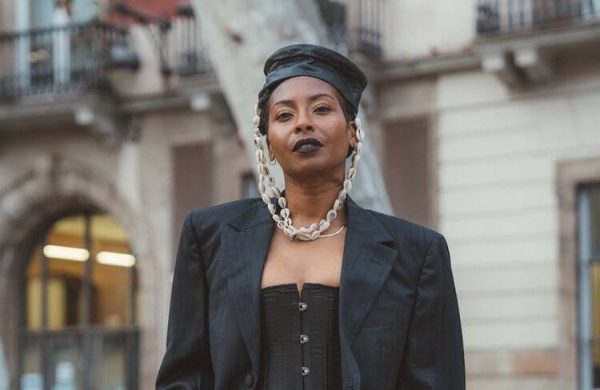 Chris White presenta su exposición “The Body Keeps the Score” en Barcelona