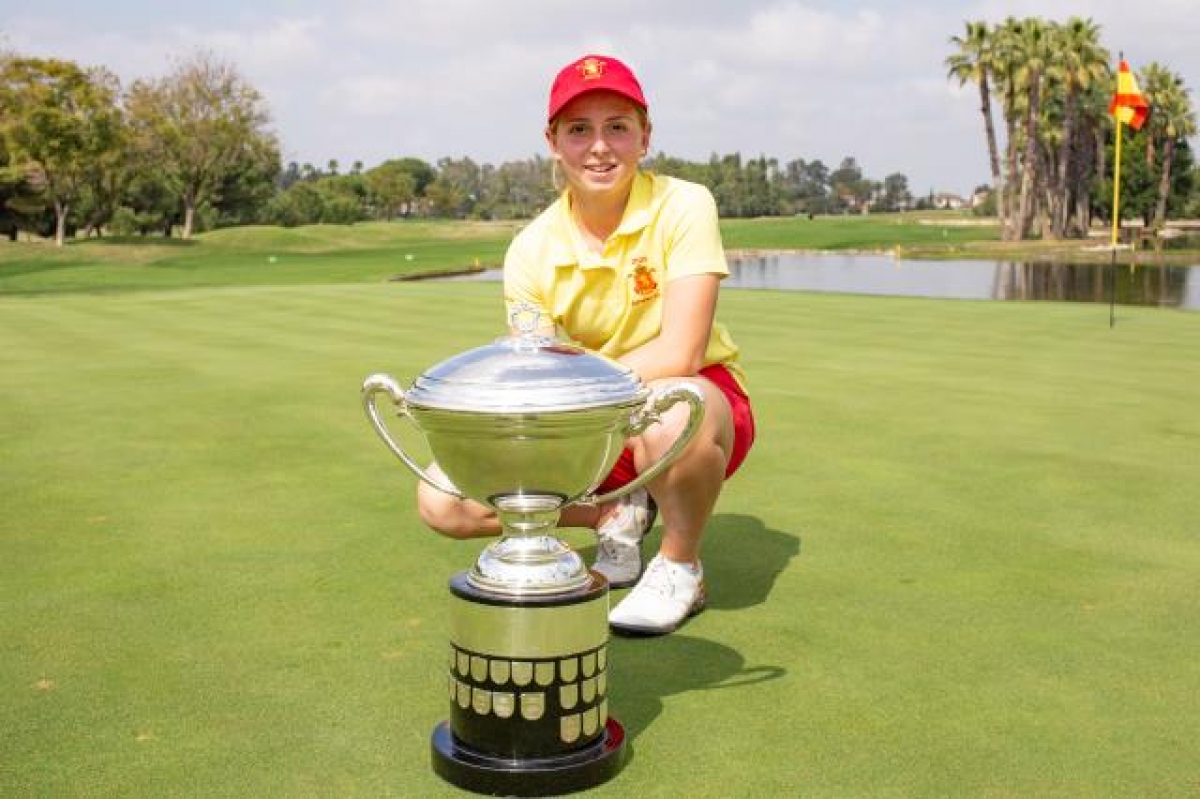 Carla Bernat conquista la Copa S. M. La Reina de Golf