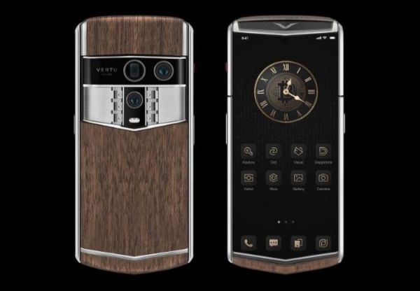 Vertu Agent Q Wallnut