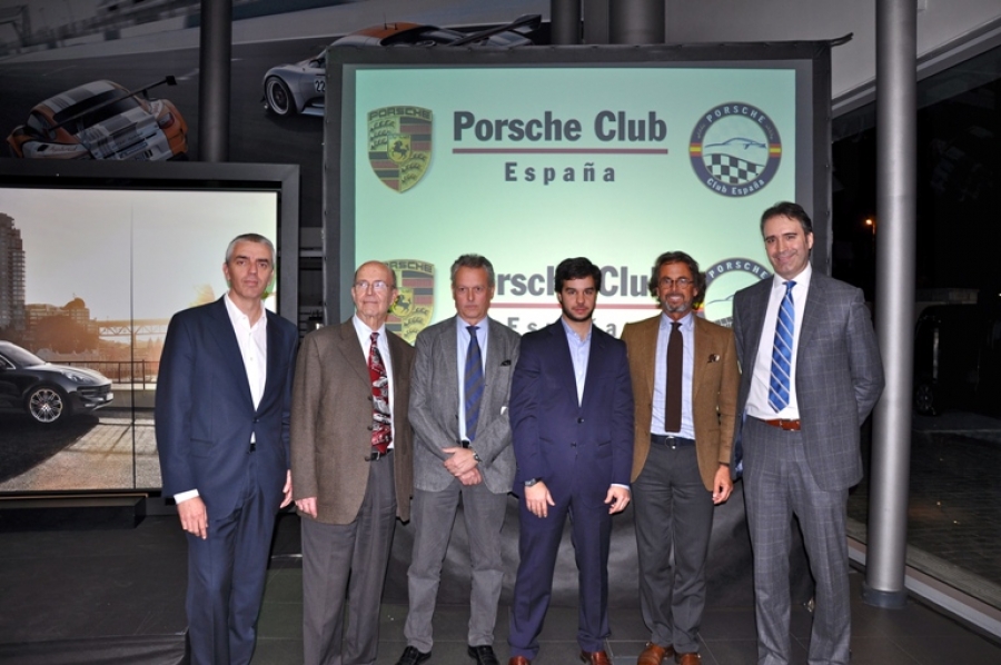 Presidente del Club Porsche España, Carlos Castillo, el presidente del Club 356, Andreu Casas, el Director de Prensa de Porsche Iberica, Jose Antonio Ruiz y directivos de Centro Porsche  Barcelona