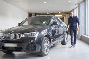 Alex González y el nuevo BMW X4
